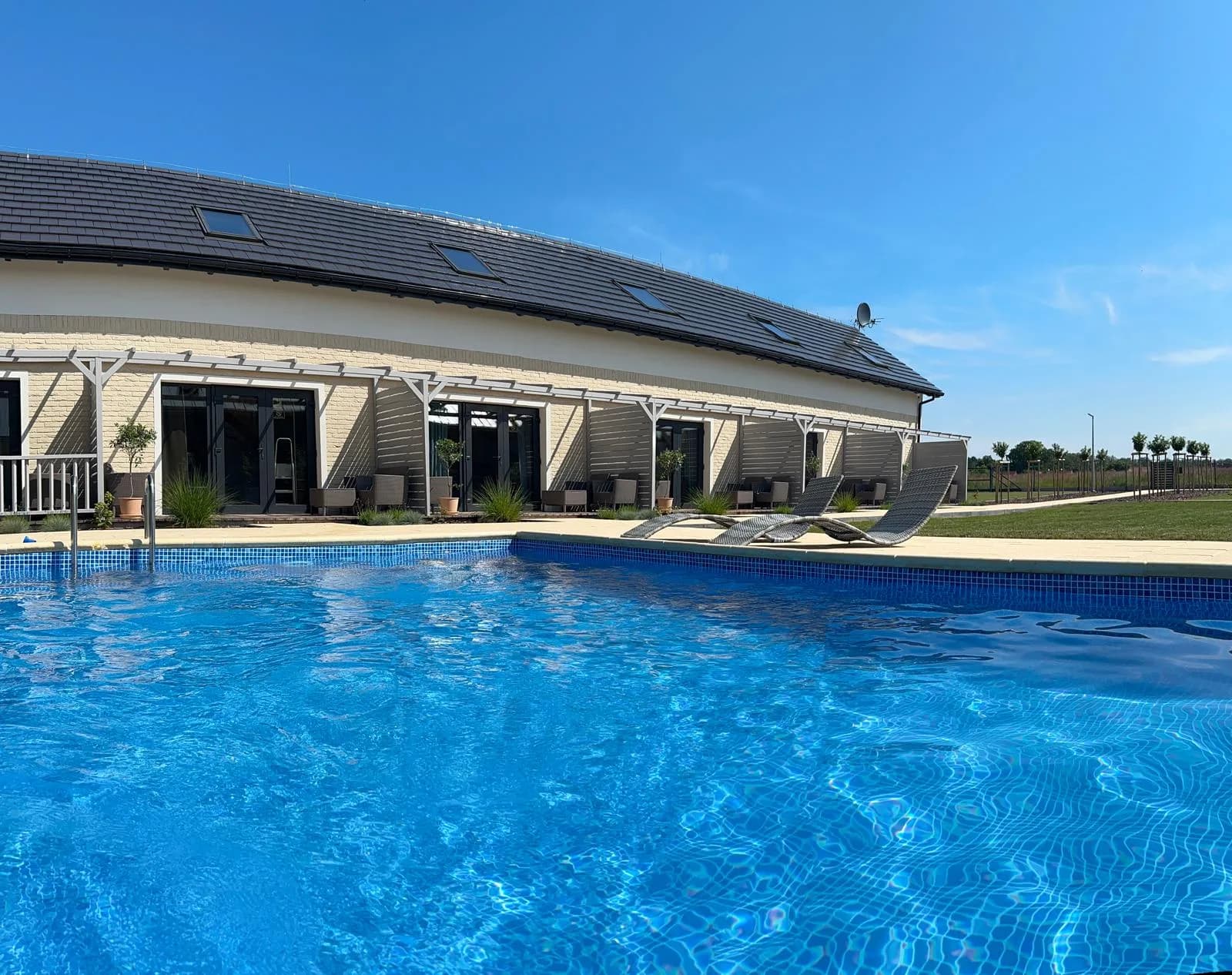 Basen skimmerowy przy Mamamia Park, Łukęcin — 7×3 m, 21 m²