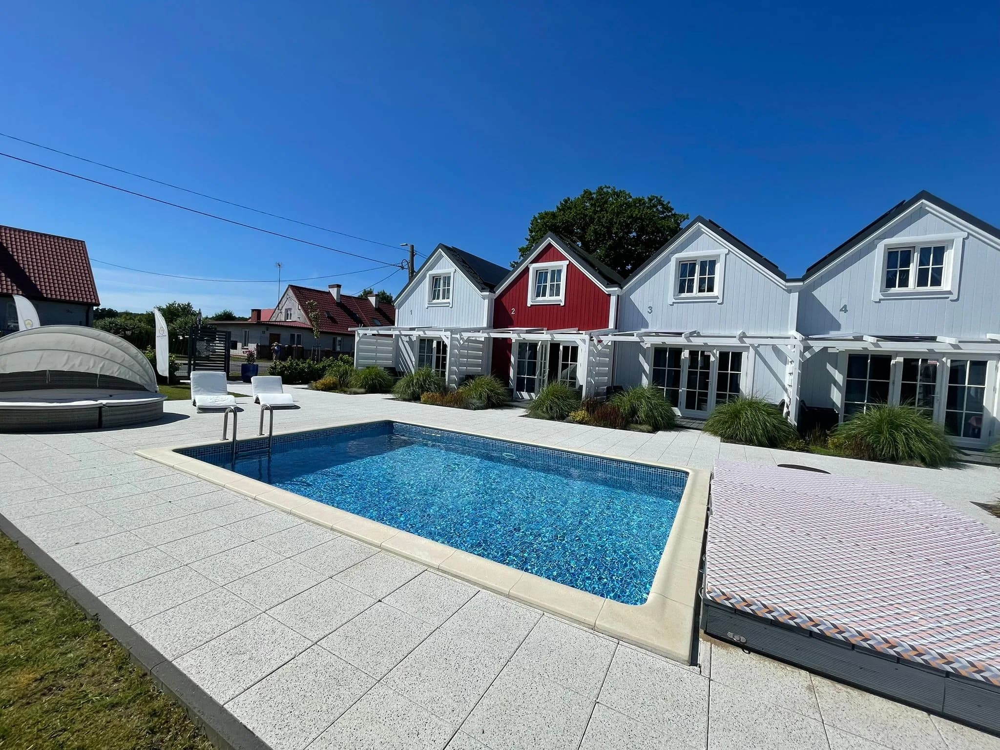 Basen skimmerowy przy Mamamia Resort, Łukęcin — gotowy basen, zdjęcie 2, realizacja JML-SPA