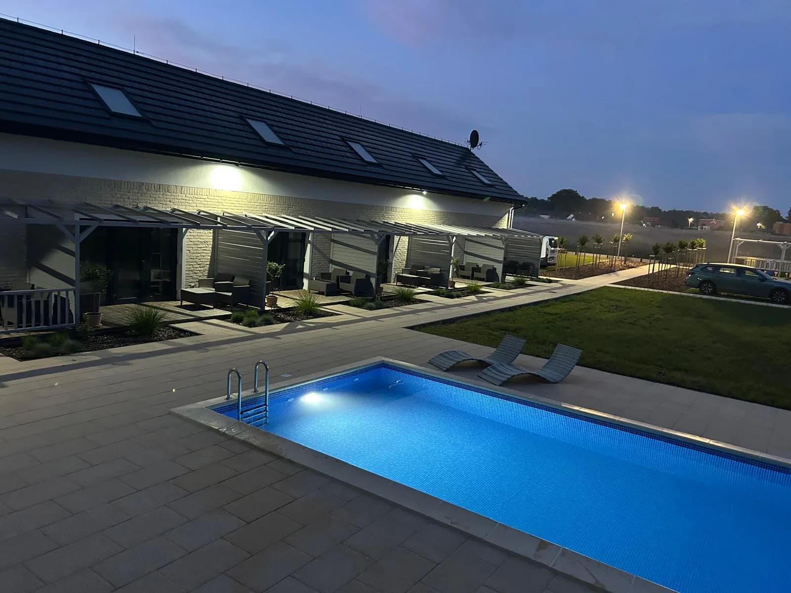 Basen skimmerowy przy Mamamia Resort, Łukęcin — gotowy basen, zdjęcie 3, realizacja JML-SPA